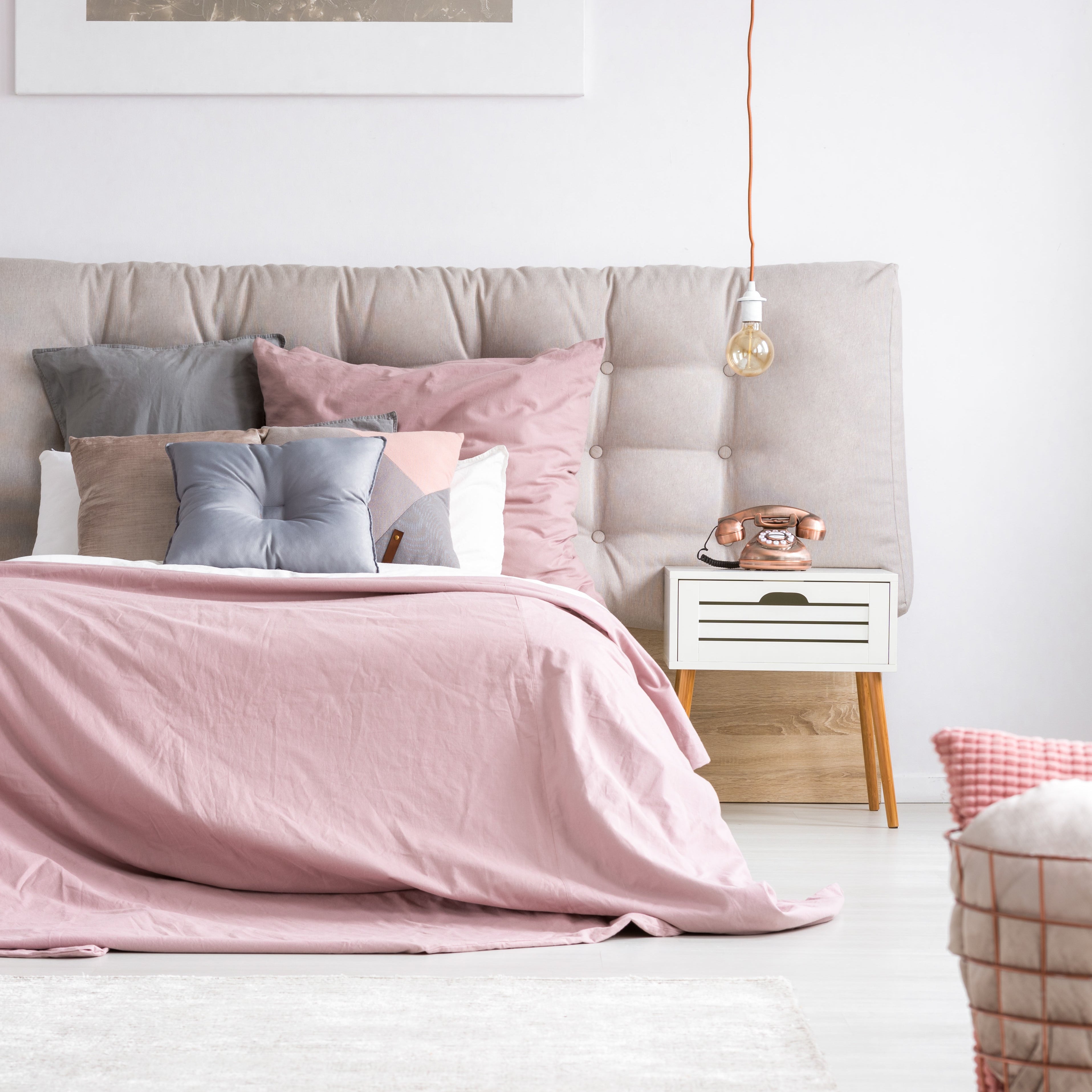 Listopadowe poranki pod kocem – dlaczego pościel flanelowa to jesienny must-have