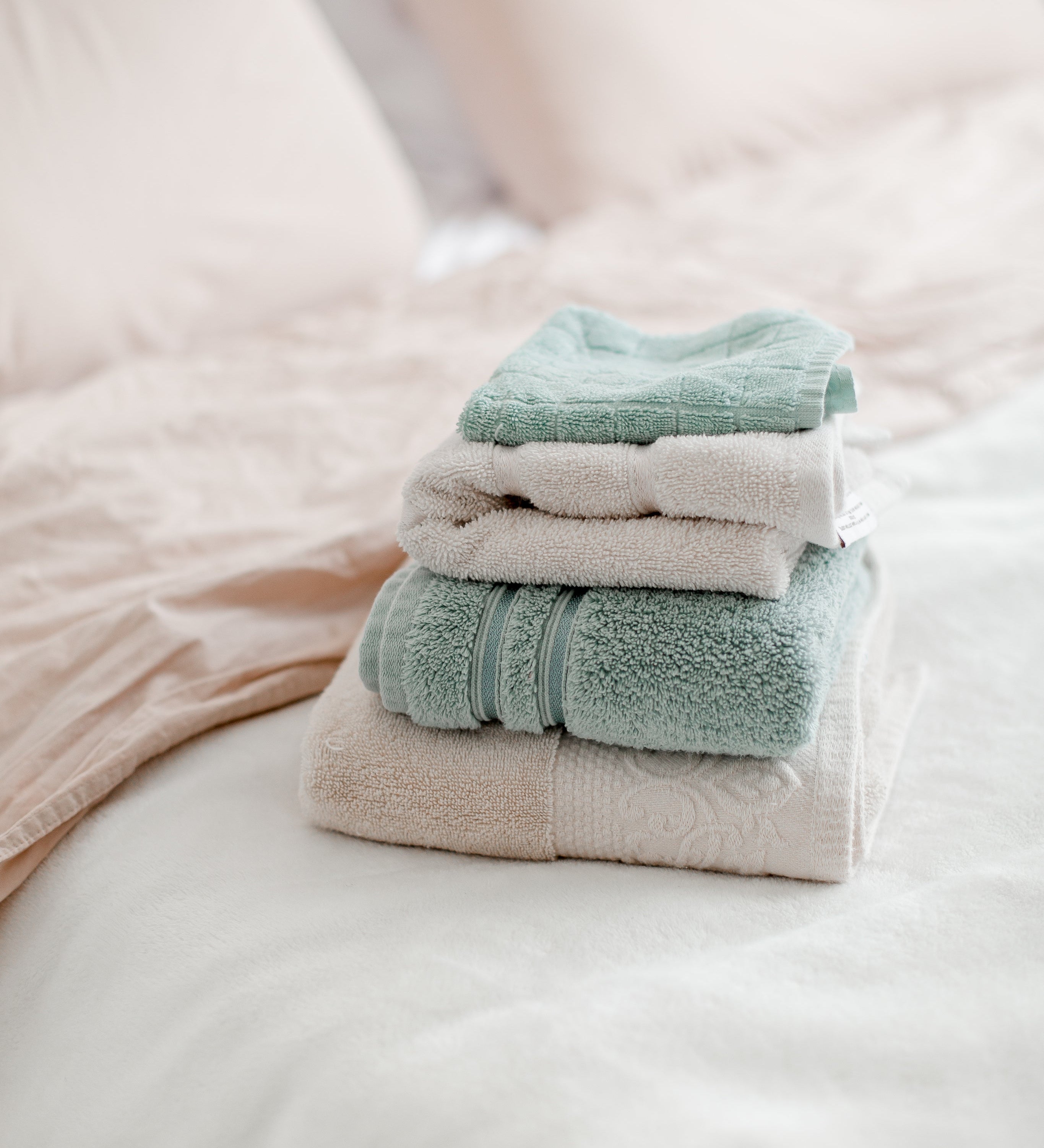 Prezent idealny na jesień – komplet pościeli lub zestaw ręczników